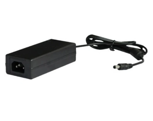 Fuente de poder regulada saxxon, 12v, 5 amperes, color negro