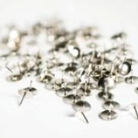 Chinches celica caja c/100 color plata