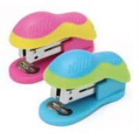 Mini engrapadora acco 271 plástica p/12 hojas